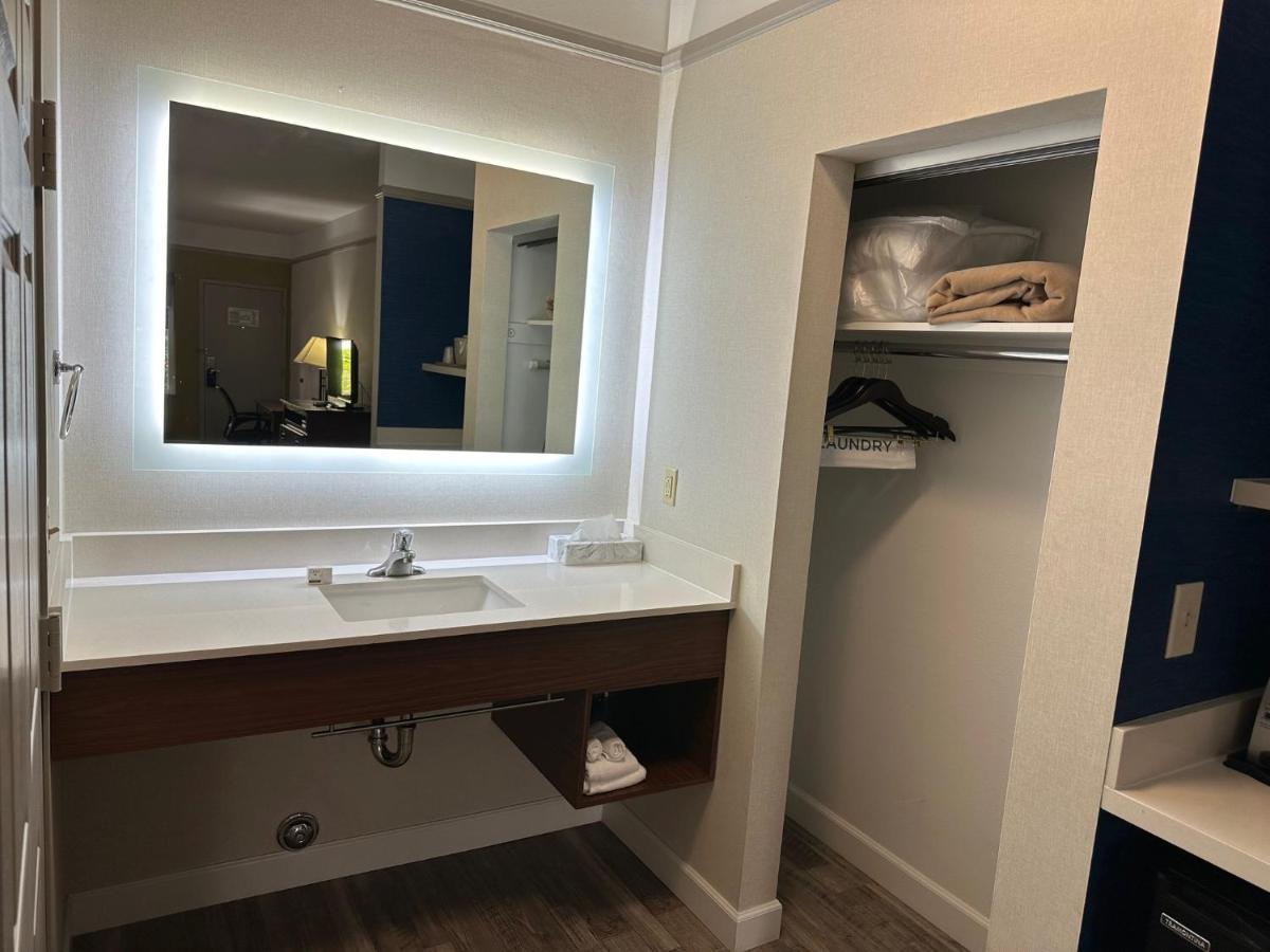 Holiday Inn Express Hotel & Suites San Dimas By Ihg Экстерьер фото
