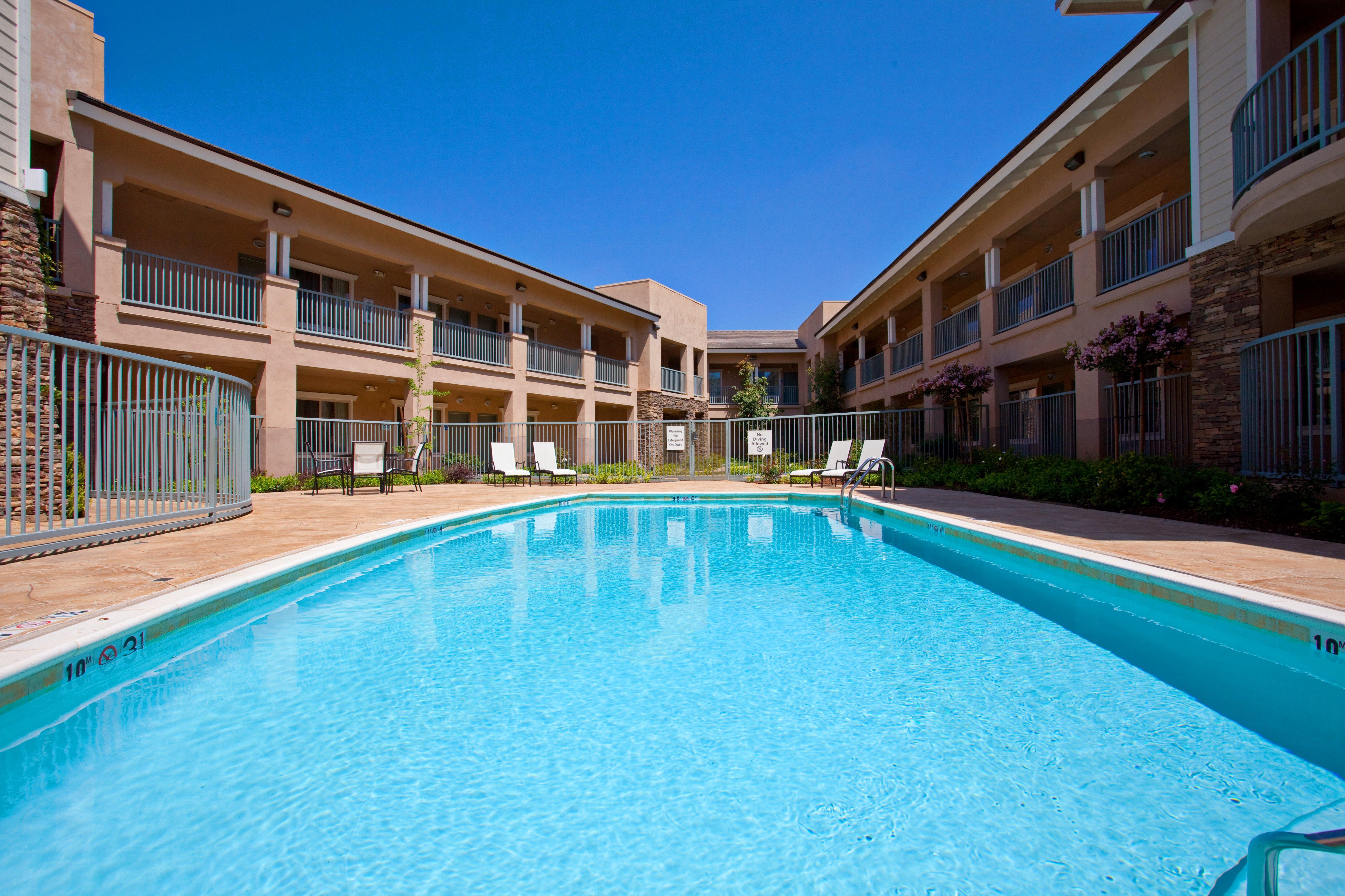 Holiday Inn Express Hotel & Suites San Dimas By Ihg Экстерьер фото