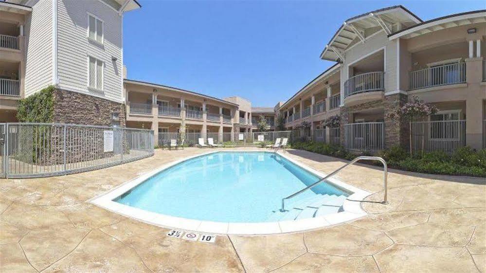 Holiday Inn Express Hotel & Suites San Dimas By Ihg Экстерьер фото